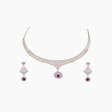 Classic Clutch Necklace