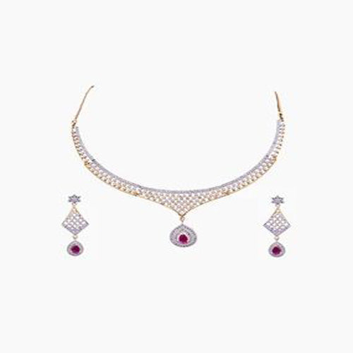 Classic Clutch Necklace